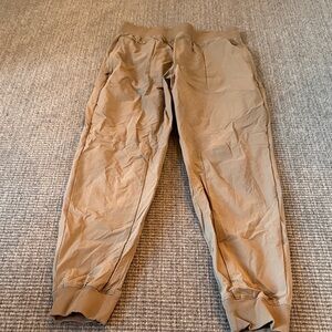 ALO Yoga Men's Beige Jogger Pants